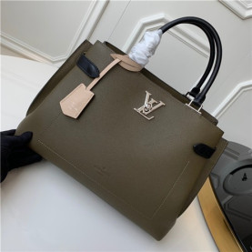 LOUIS VUITTON 루이비통 락미 LOCKME DAY M53730