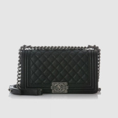 25위 CHANEL 샤넬 보이백 캐비어 미듐 A67086