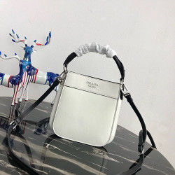 PRADA 프라다 토트&숄더백  1BC082