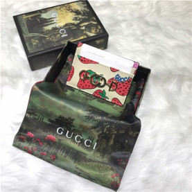 GUCCI 구찌 딸기 프린트 카드지갑 570679 