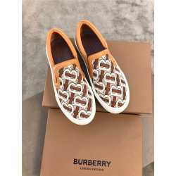 BURBERRY 버버리 남성용 슬립온 B64050