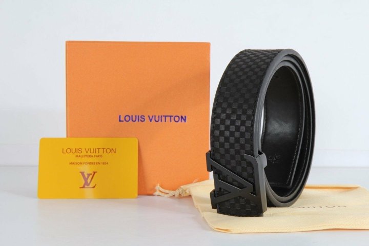LOUIS VUITTON 루이비통 이니셜 다미에 벨트