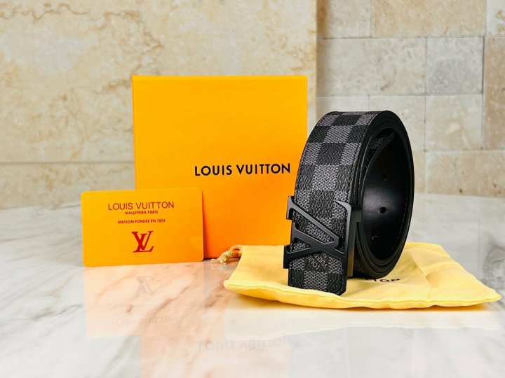 LOUIS VUITTON 루이비통 이니셜 다미에 벨트