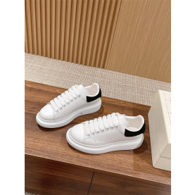 ALEXANDER MCQUEEN 알렉산더맥퀸 남여공용 스니커즈 2COLOR