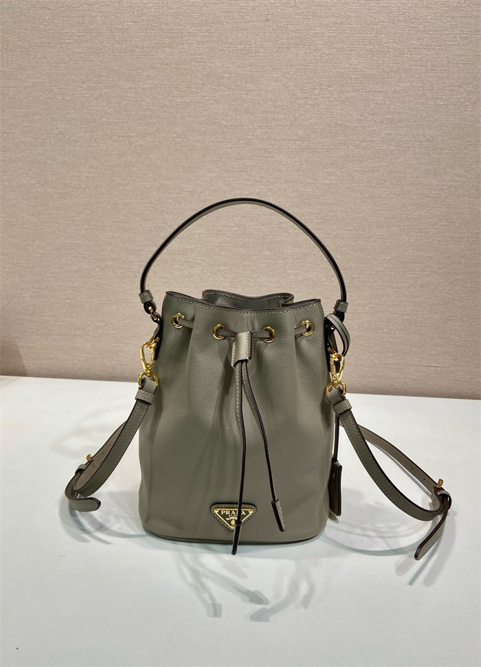 PRADA 프라다 리에디션 1978 가죽 미니 버킷백 1BE067