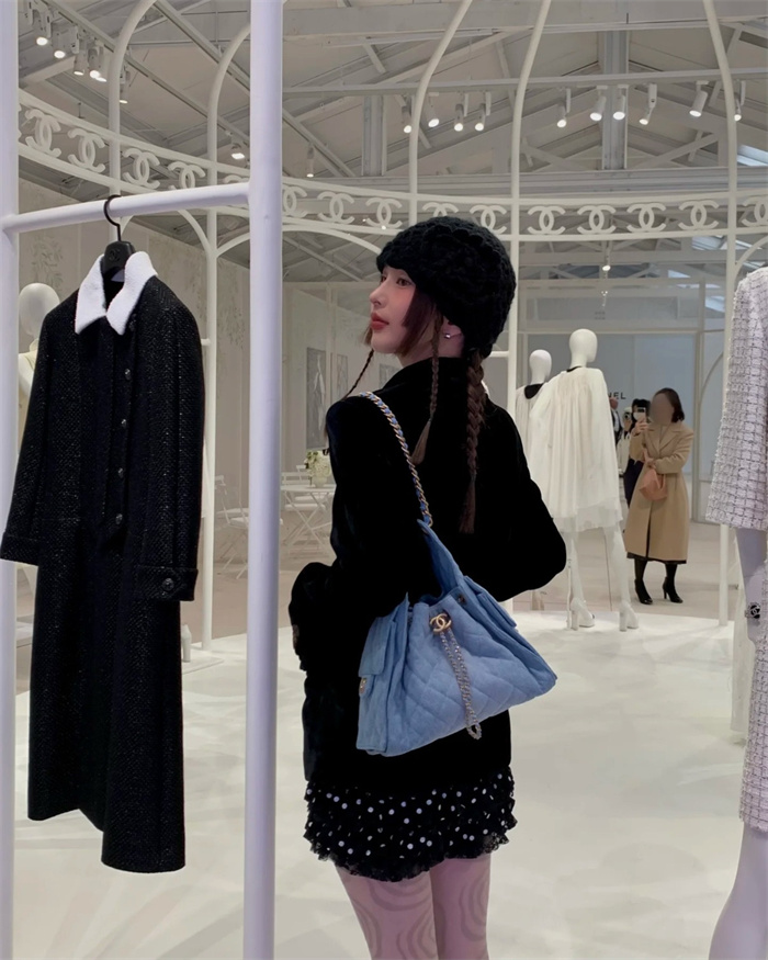 CHANEL 샤넬 25백 버킷백 AS1051-9 (스몰/미디움)