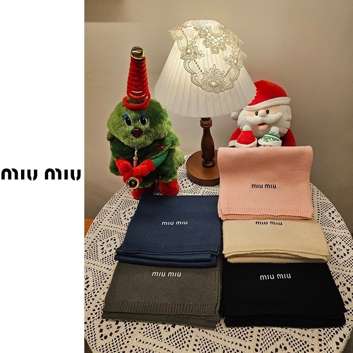 MIUMIU 미우미우 데일리 자수 머플러