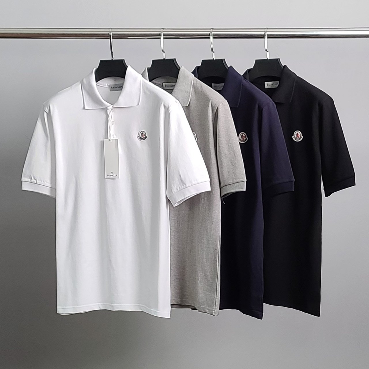 ●7월 판매 7위●  MONCLER 몽클레어 로고와펜 PK 반팔 카라티