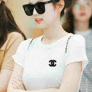 ●7월 판매 2위● CHANEL 샤넬 패치 제니 커플 반팔티