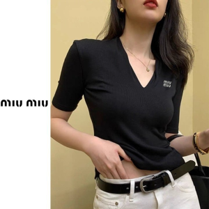 ●7월 판매 4위● MIUMIU 미우미우 브이넥 이너 니트티 3COLOR