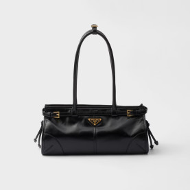 29위 PRADA 프라다 보니 미디엄 가죽 핸드백 1BA426
