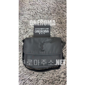 장*용 고객님 생로랑 니키 나일론 메신저 백