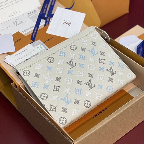 LOUIS VUITTON 루이비통 포쉐트 보야주 클러치백 M61692 2COLOR