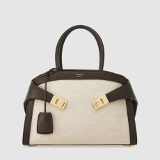 FERRAGAMO 페레가모 허그 핸드백 (M) 216377