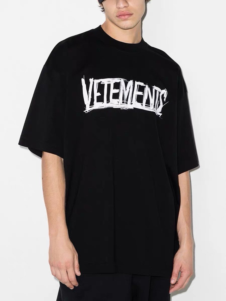 VETEMENTS 베트멍 월드투어 반팔 티셔츠