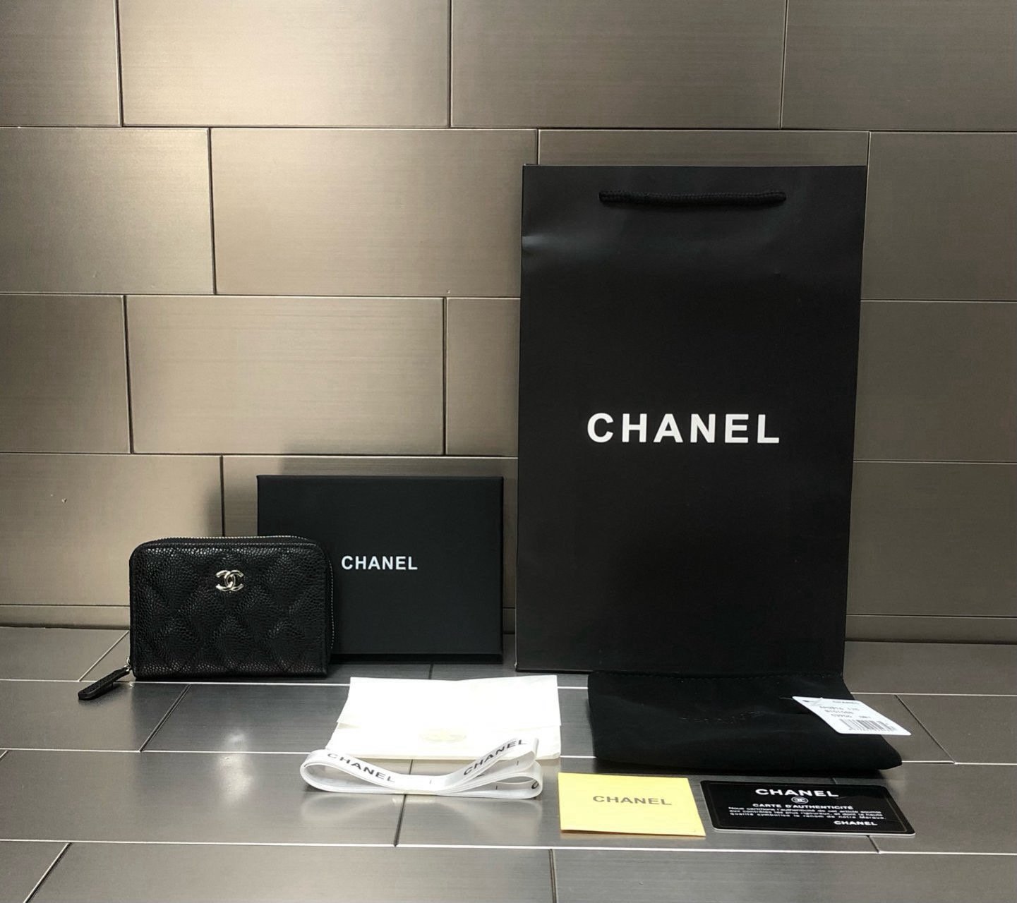 CHANEL 샤넬 클래식 지퍼 코인지갑