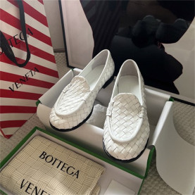 BOTTEGA VENETA 보테가베네타 남여공용 로퍼 V82223 2COLOR