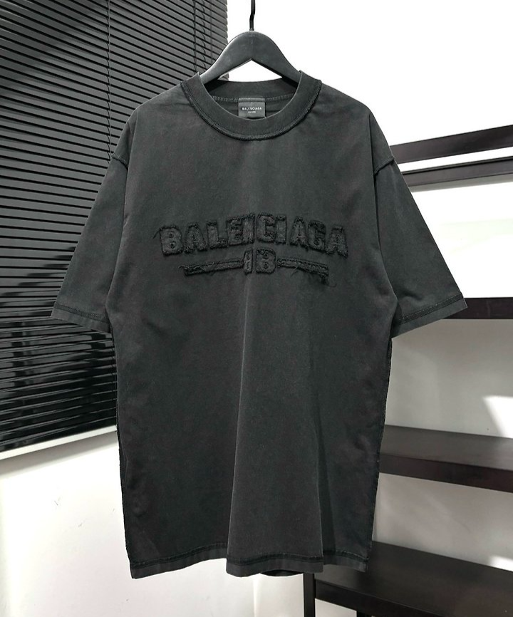 BALENCIAGA 발렌시아가 아플리케 자수 워싱 티셔츠