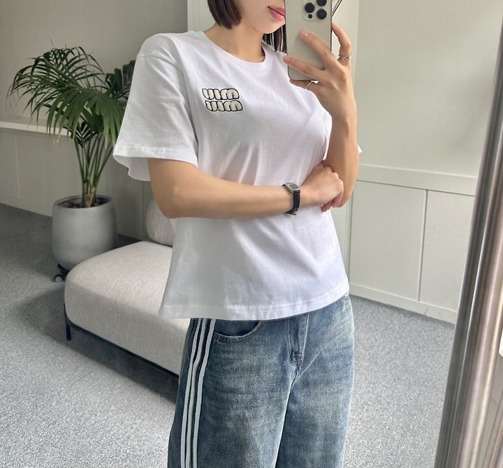 MIUMIU 미우미우  뽀글이 자수 반팔 3COLOR