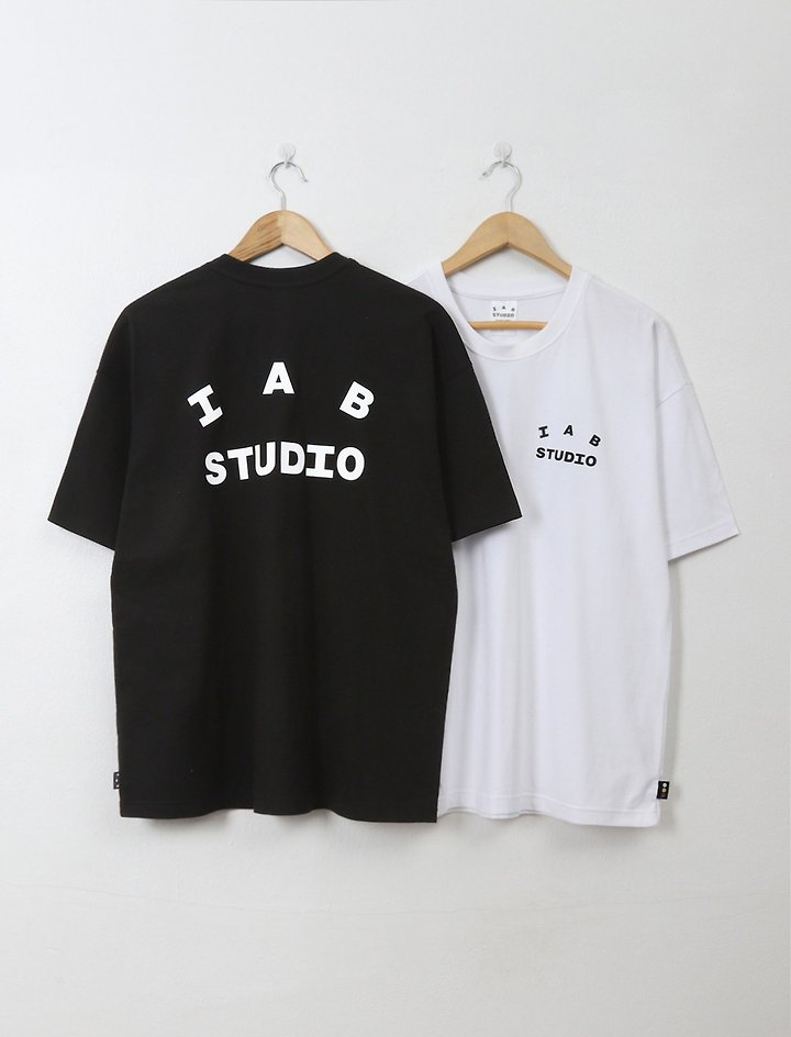 IAB STUDIO 아이앱스튜디오 PU 루즈핏 반팔