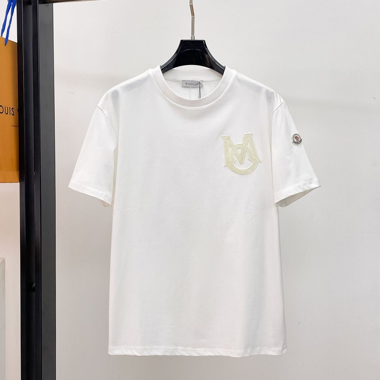 MONCLER 몽클레어 650872 시그니처 펠트 로고 패치 코튼 반팔 3COLOR