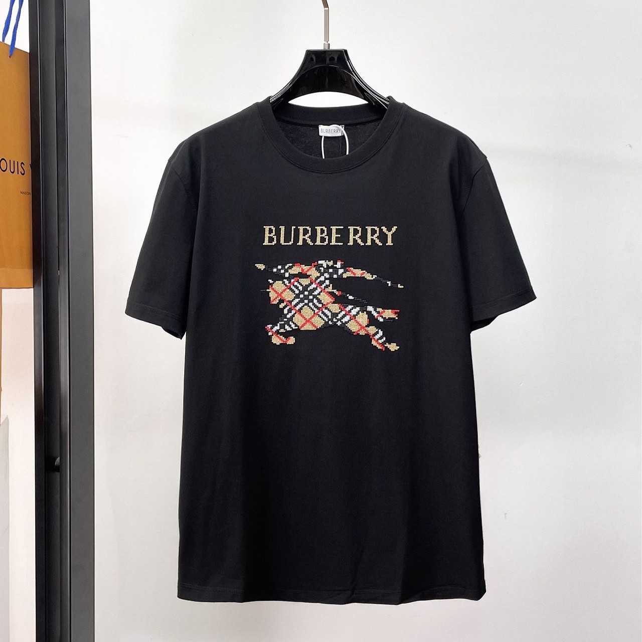 BURBERRY 버버리 650857 EKD 자수 로고 코튼 반팔 2COLOR