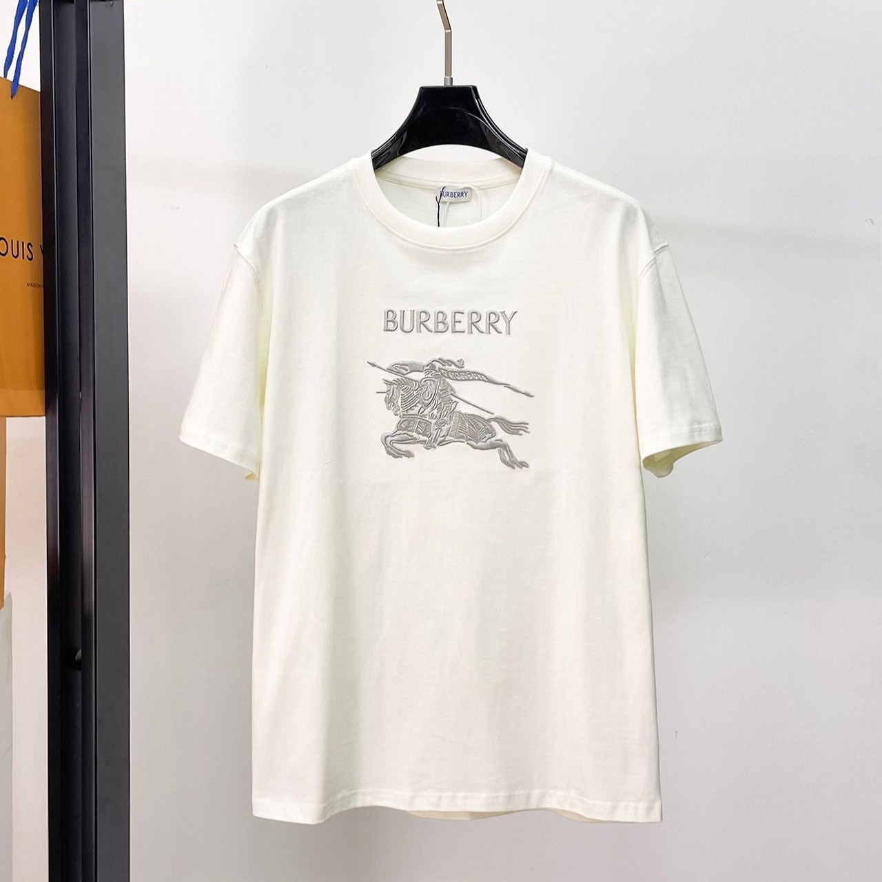 BURBERRY 버버리 650864 EKD 자수 로고 코튼 반팔 2COLOR