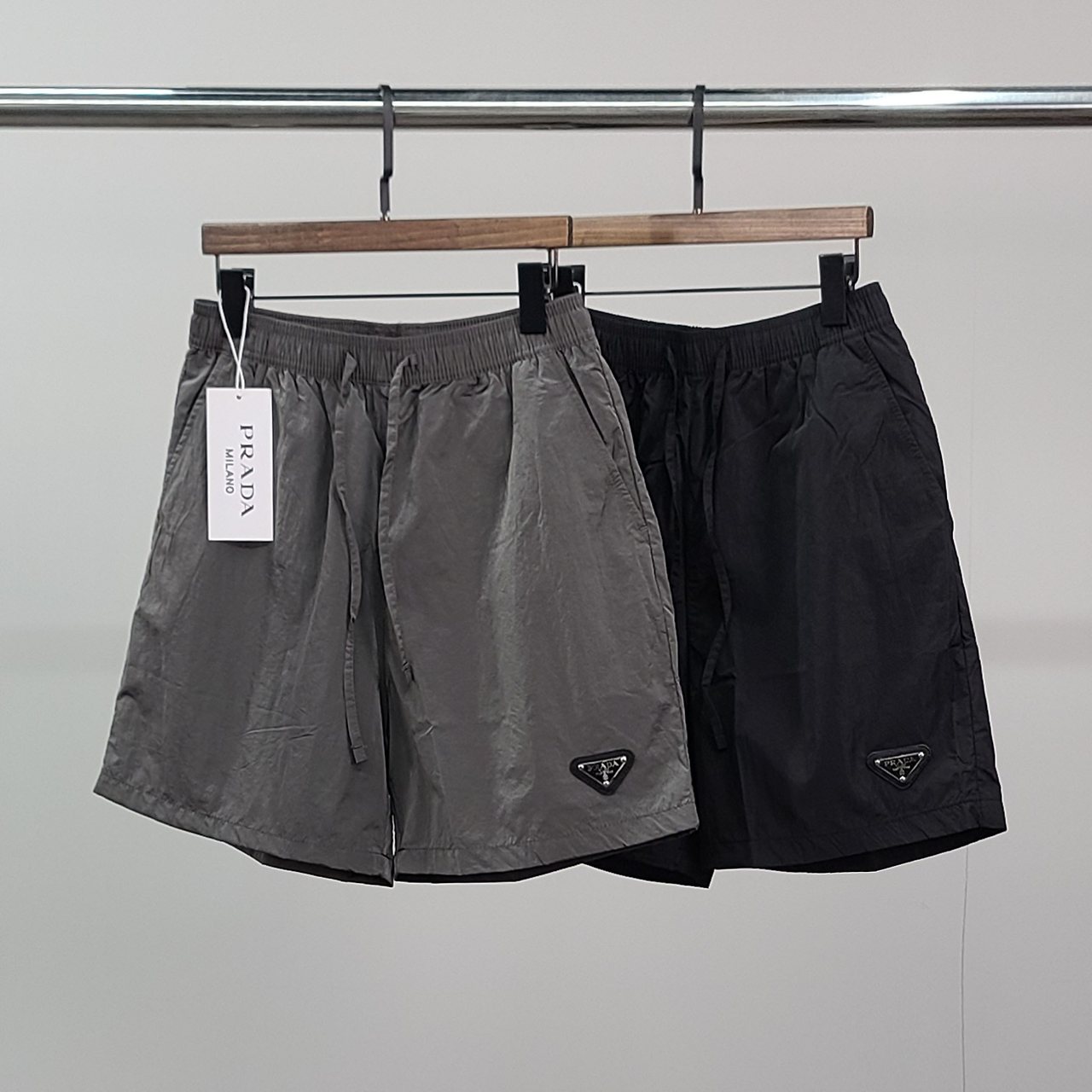PRADA 프라다 로고와펜 메탈 나일론 5부 팬츠