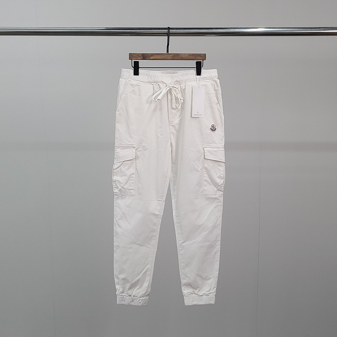 MONCLER 몽클레어 로고와펜 카고 조거 팬츠