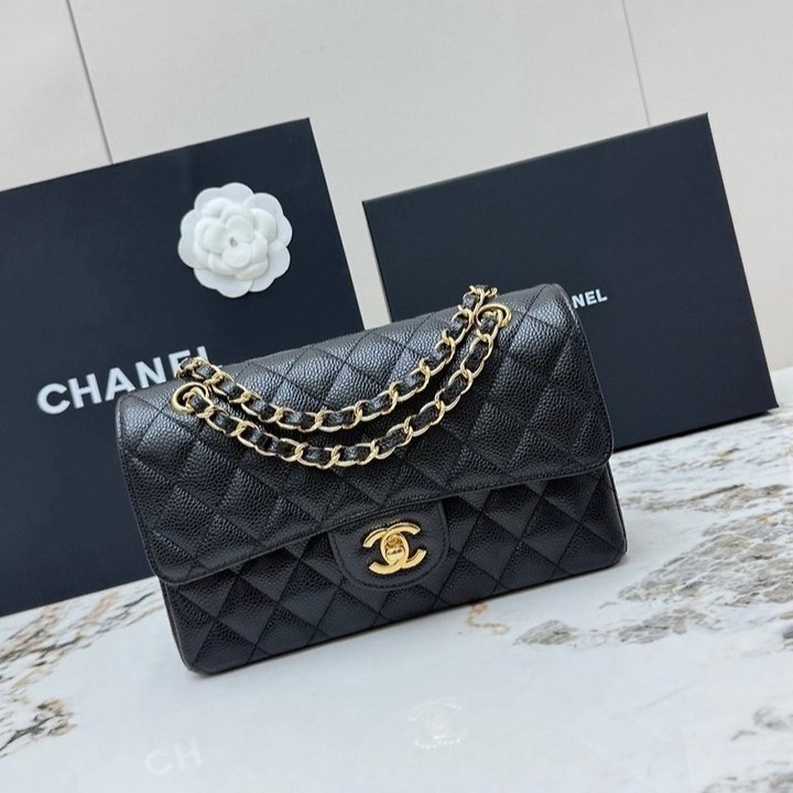 CHANEL 샤넬 클래식 플랩 백 캐비어 미듐