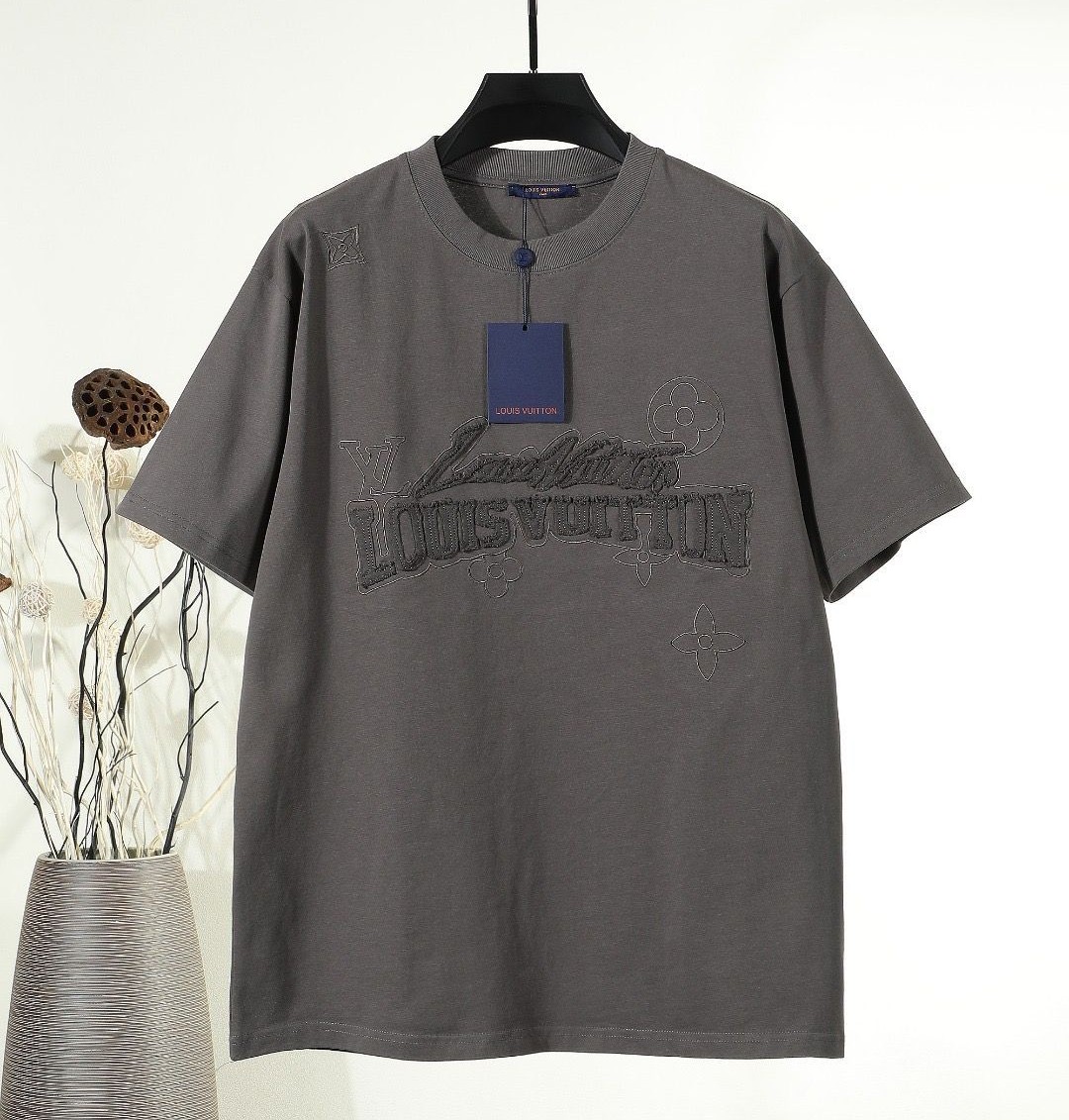 LOUIS VUITTON 루이비통 650905 시그니처 자수 로고 반팔 2COLOR