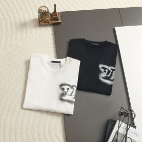 LOUIS VUITTON 루이비통 650942 그래피티 시그니처 로고 반팔