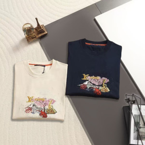 LOUIS VUITTON 루이비통 650943 마운틴 앤 플라워 자수 로고 반팔