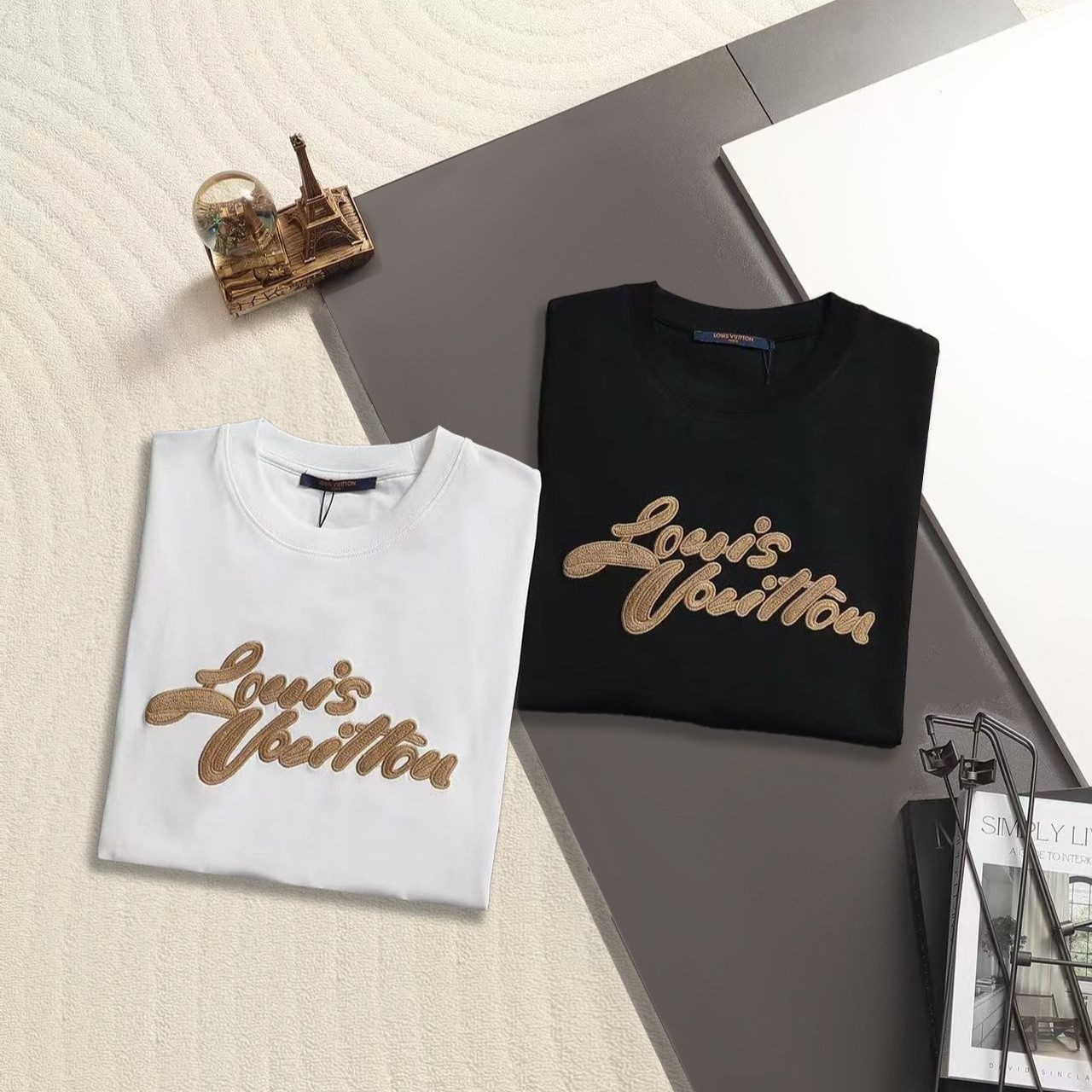 LOUIS VUITTON 루이비통 650945 스크립트 엠브로이더드 로고 반팔