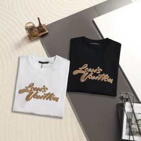 LOUIS VUITTON 루이비통 650945 스크립트 엠브로이더드 로고 반팔