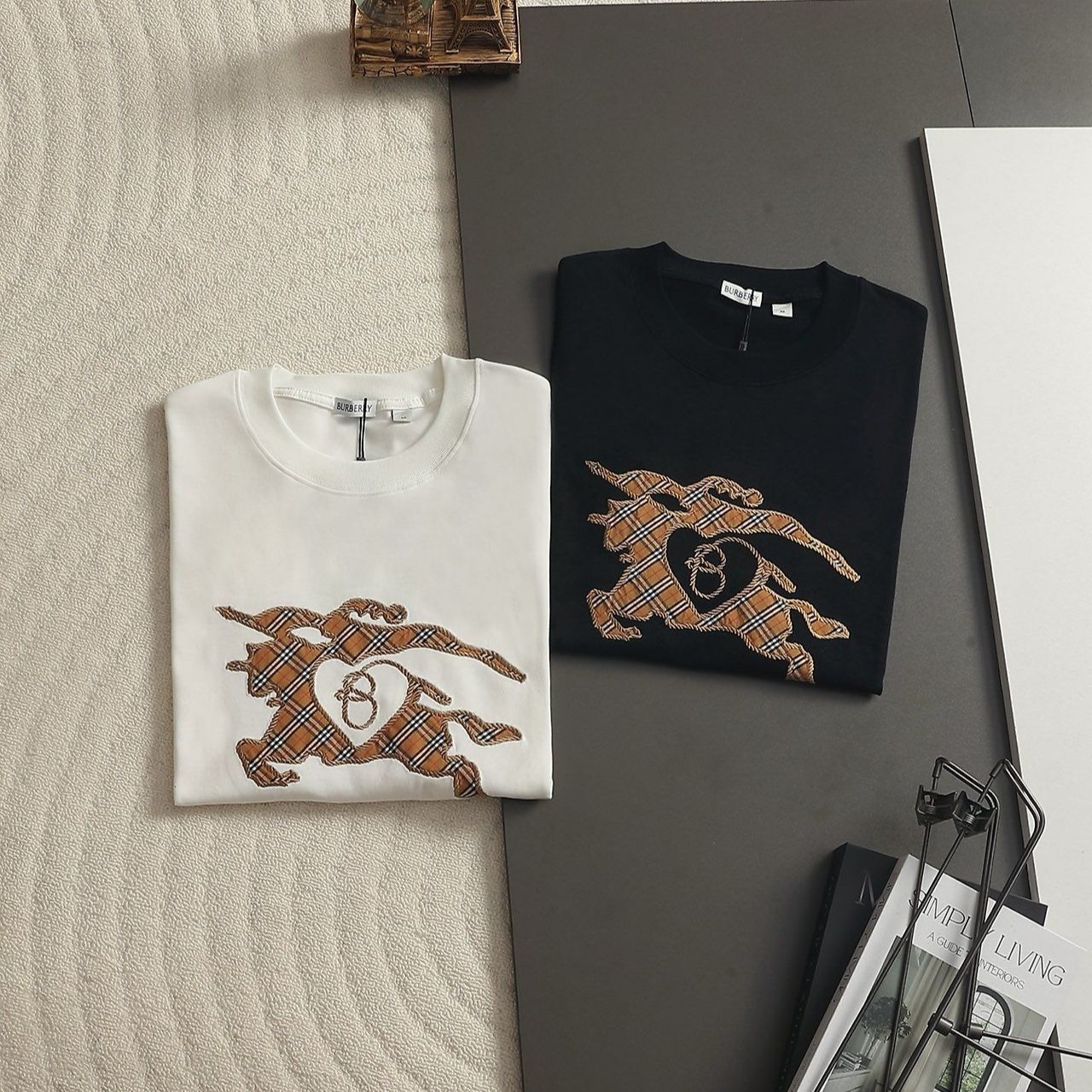 BURBERRY 버버리 650950 EKD 체크 자수 패치 로고 반팔