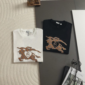 BURBERRY 버버리 650950 EKD 체크 자수 패치 로고 반팔