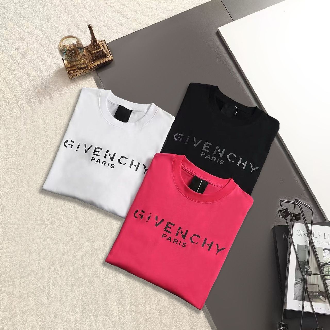 GIVENCHY 지방시 650927 스타 크랙 로고 반팔