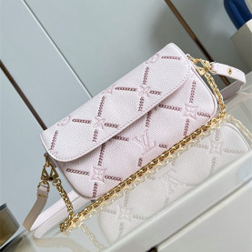 LOUIS VUITTON 루이비통 온 체인 숄더백 M82210