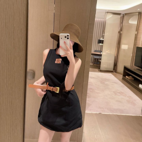 MIUMIU 미우미우 33013 레더 파이핑 벨티드 슬리브리스 원피스 2COLOR