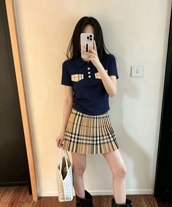 BURBERRY 버버리 33007 시그니처 체크 니트 반팔+플리츠 스커트 세트 3COLOR