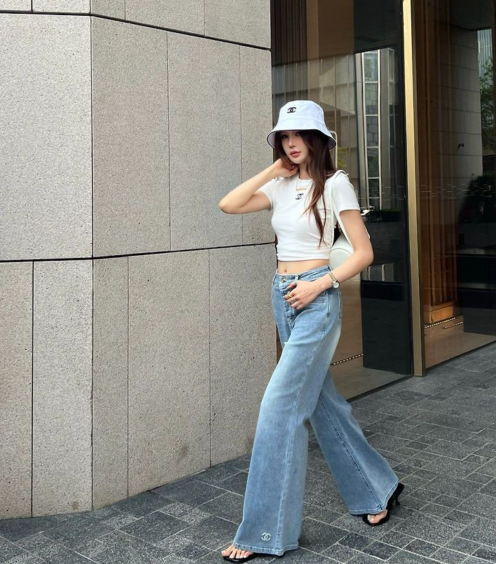 CHANEL 샤넬 33028 CC 자수 로고 와이드 데님 팬츠