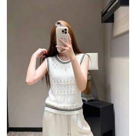 CHANEL 샤넬 33037 CC 골드 로고 아일렛 펀칭 니트 베스트