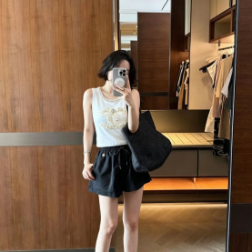 CHANEL 샤넬 33044 진주 리본 CC 로고 슬리브리스 탑 2COLOR