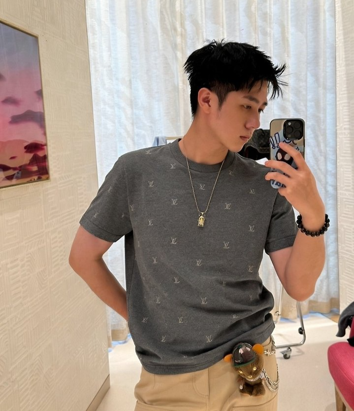 LOUIS VUITTON 루이비통 블라종 엠브로이더드 쇼트 슬리브드 크루넥