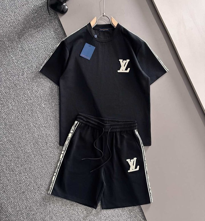 LOUIS VUITTON 루이비통 테이핑 반팔 & 반바지 세트