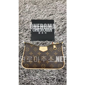 김*식 고객님 루이비통 모노그램 캔버스 이지 파우치