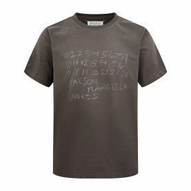 MAISON MARGIELA 메종마르지엘라 MM 넘리컬 포스티치  티셔츠