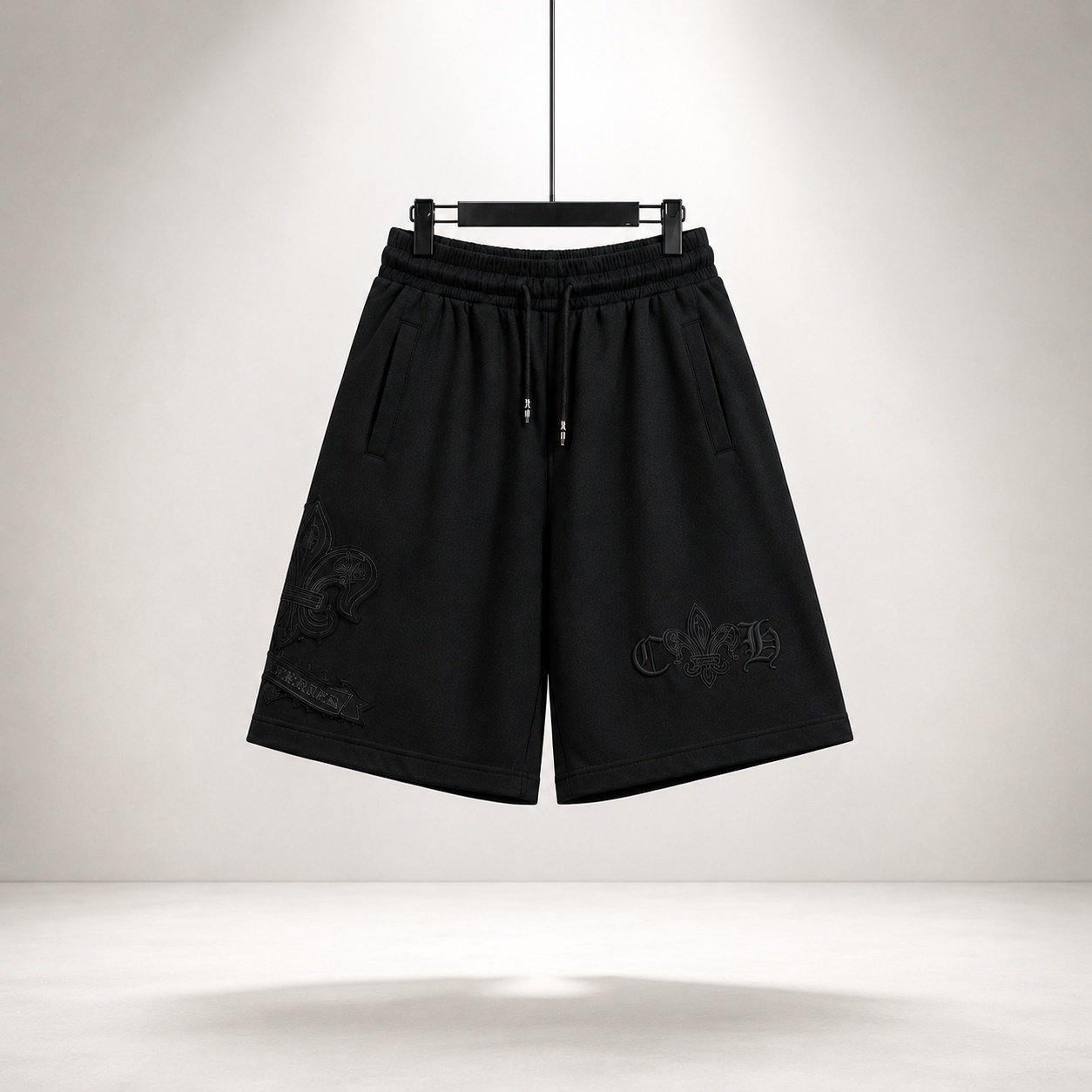 CHROME HEARTS 크롬하츠 플뢰르 자수패치 하프팬츠