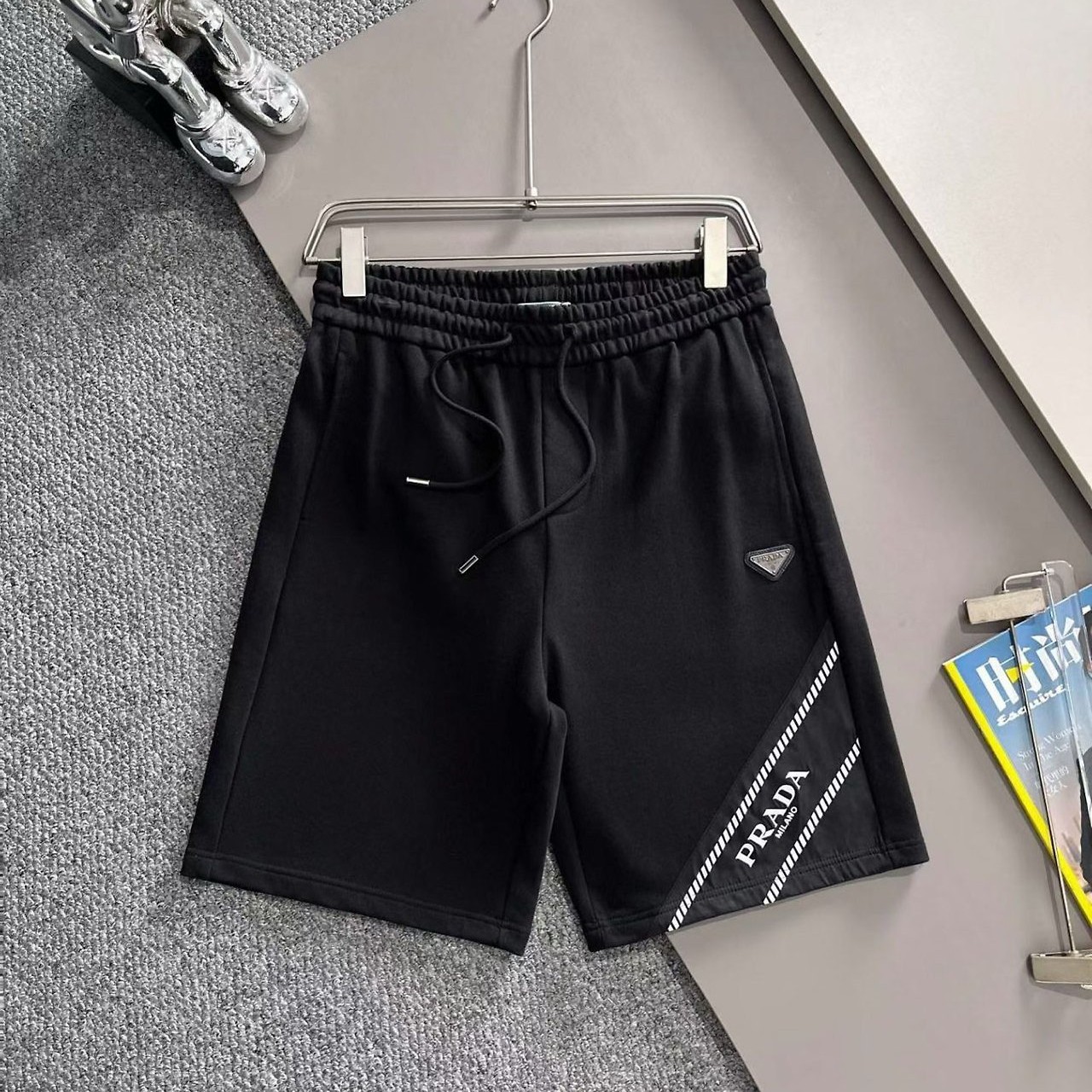 PRADA 프라다 스틸래치 반바지
